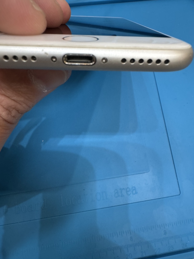 iPhone7 ドックコネクター交換修理 東近江市