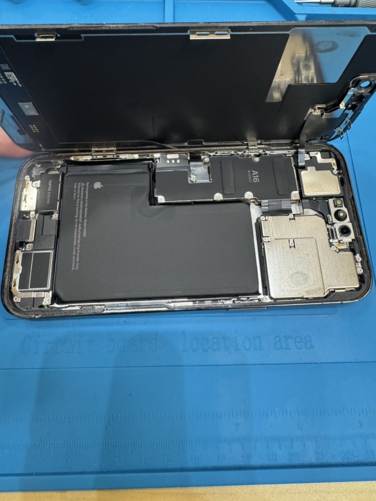 iPhone 14 Proのバッテリー交換！「不明な部品」警告なしの特殊修理にも対応・データそのまま｜滋賀・東近江市