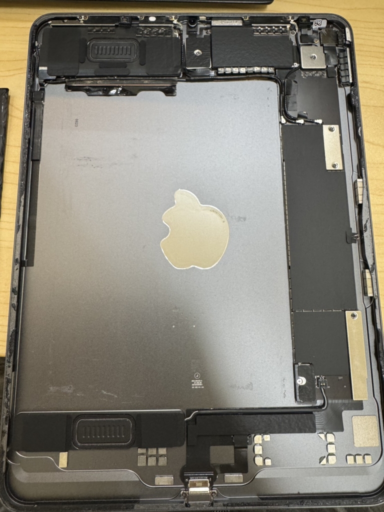 【東近江市】iPad Air 4のバッテリー交換は「スマホリペアプラス アル・プラザ八日市店」へ！データそのまま対応
